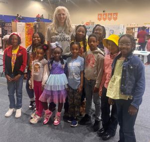  Ms. Hellings and Reading Fair Participants